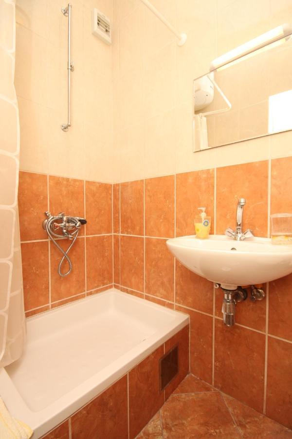 Apartments And Rooms With Parking Space Tucepi, Makarska - 6901 외부 사진